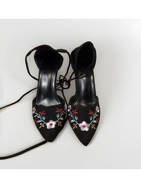 Women’s Floral Embroidered Lace Up Heels Black Size 38 Pointed Toe